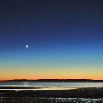 Rising moon